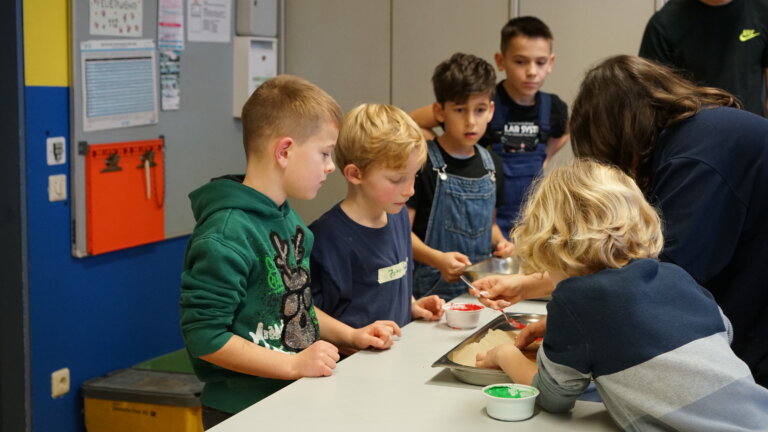 Plätzchen dekorieren