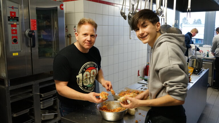 Pizzabrötchen belegen